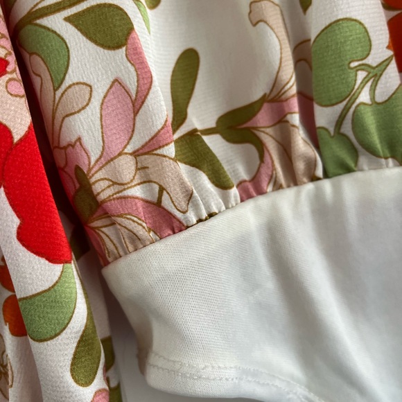 Fab’rik Fabrik Ivory Floral Print Long Sleeve Bodysuit Blouse Size Large - Picture 13 of 16